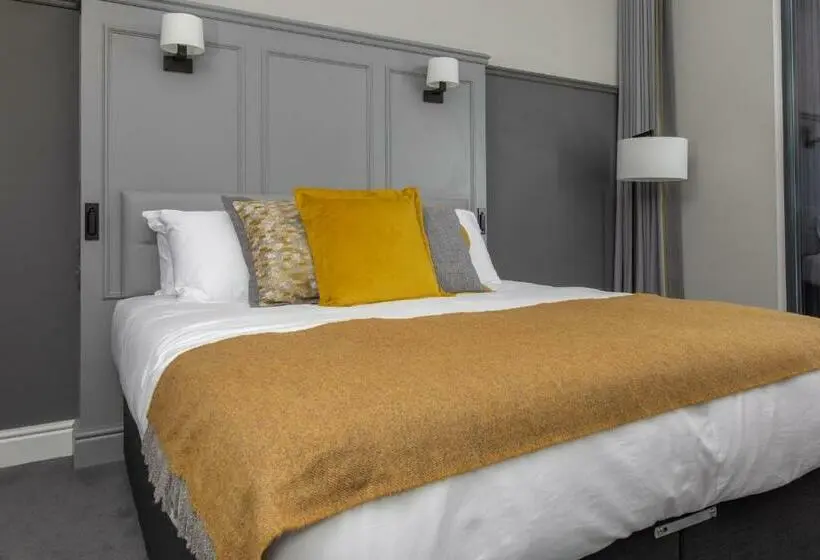 Superior Room, Marmalade