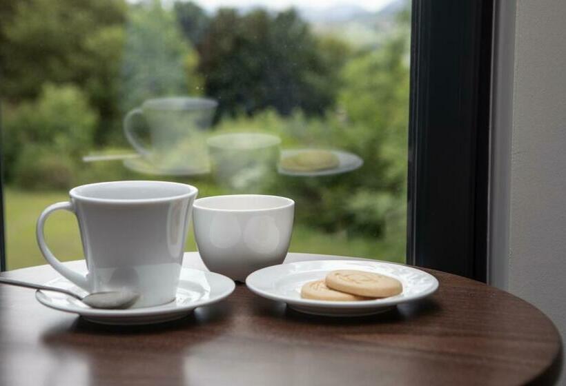 Superior Room, Marmalade