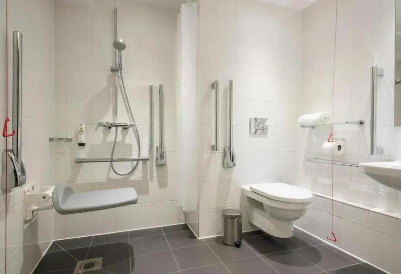 Standard-invahuone, Point A Hotel London Shoreditch