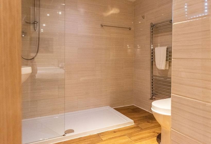 スタンダード４人部屋, Quarterz