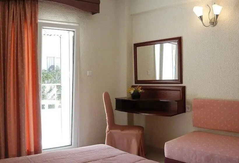 اتاق استاندارد سه نفره, Xenios Loutra Village Beach