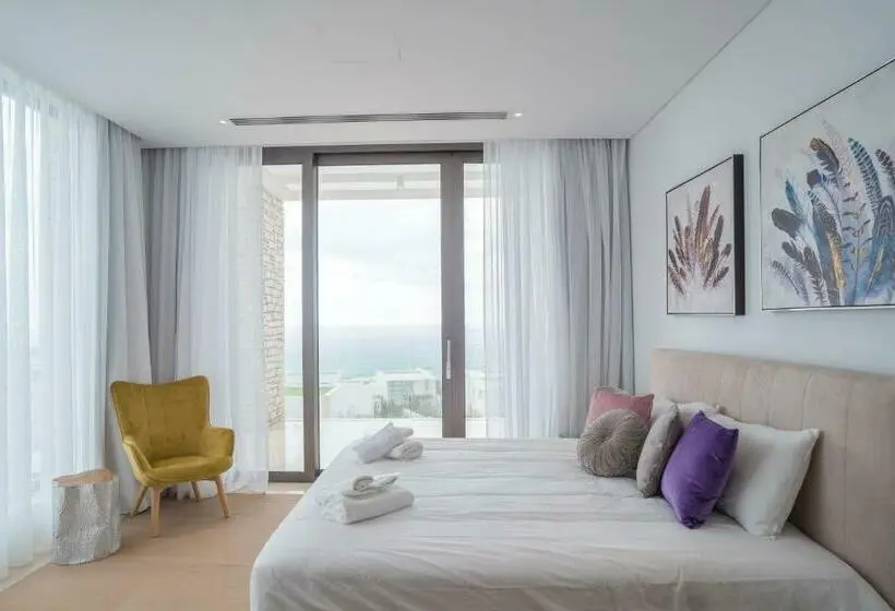 1-Bedroom Villa Sea View