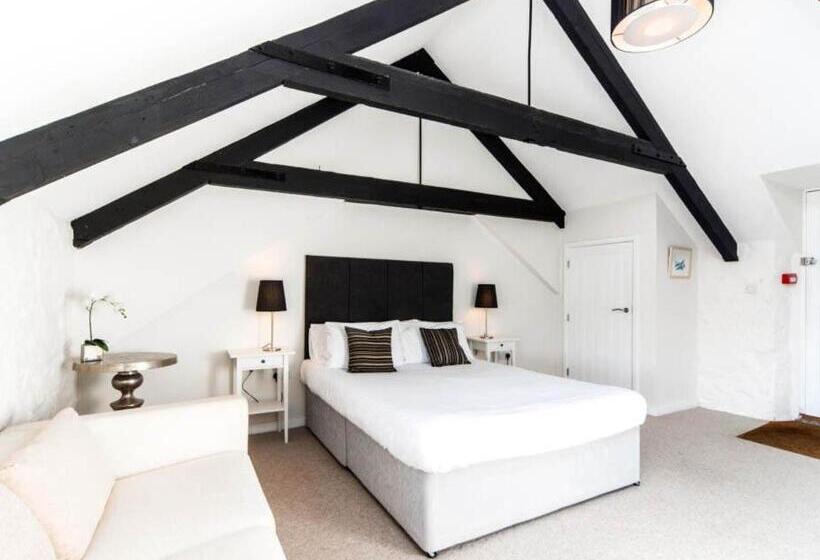 Номер Superior, Cape Cornwall Club