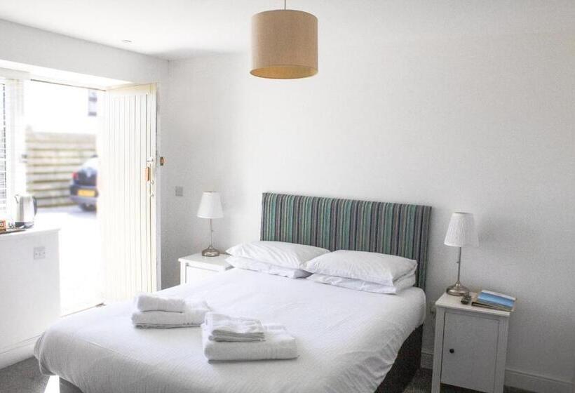 Номер Стандарт, Cape Cornwall Club