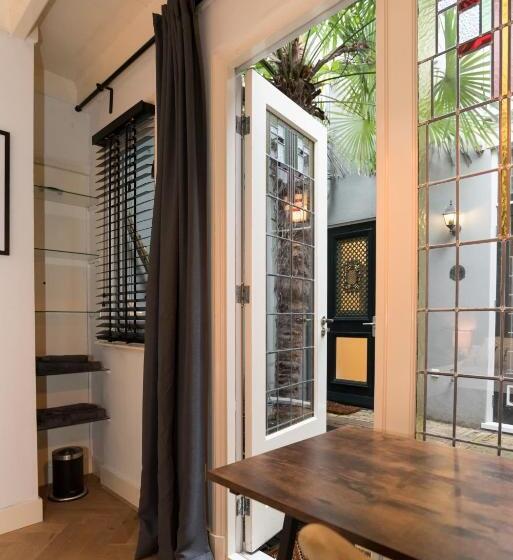 اتاق لوکس, B&b Felix