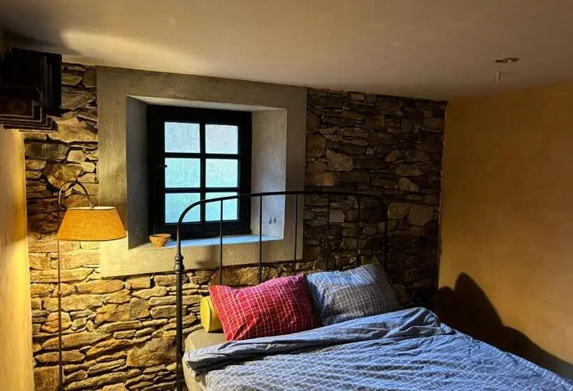 デラックスの4人部屋, Fount Estremiero