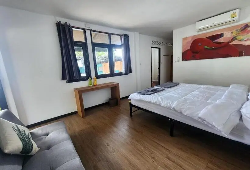 اتاق استاندارد با بالکن, A Little Bungalows By Beach