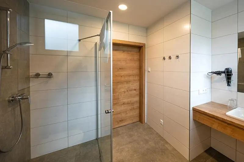 スタンダードルーム, Penker Wirt Zimmer Bank