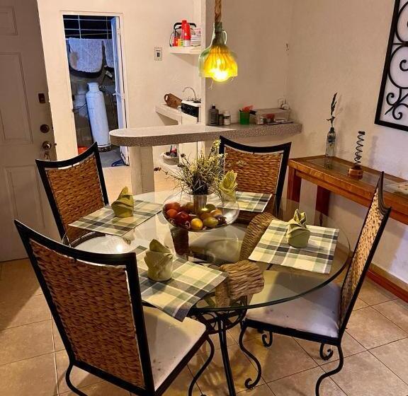 خانه 3 خوابه, La Casita De Peter En Ixtapa