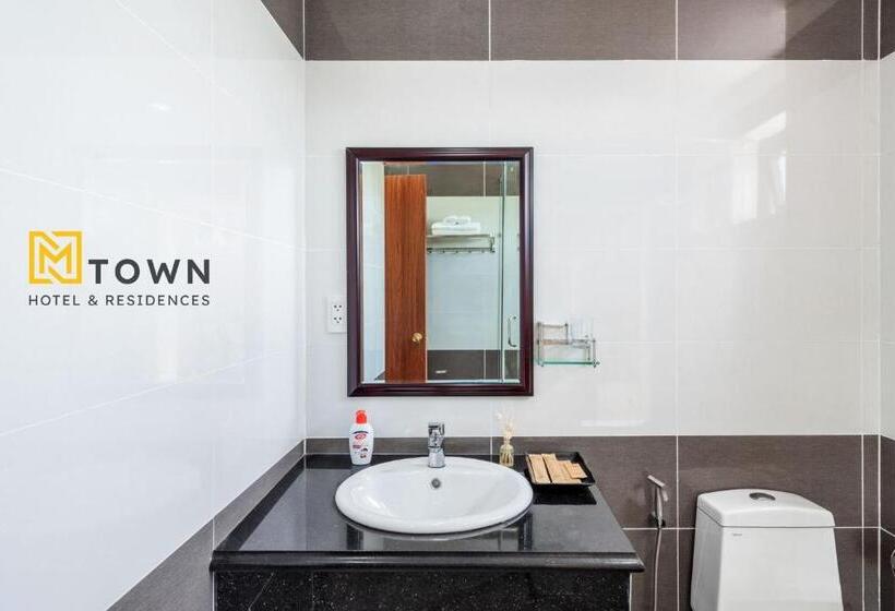 اتاق لوکس با بالکن, Luxy Park Hotel & Apartments Mtown