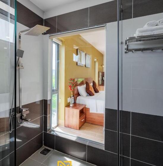 اتاق لوکس با بالکن, Luxy Park Hotel & Apartments Mtown