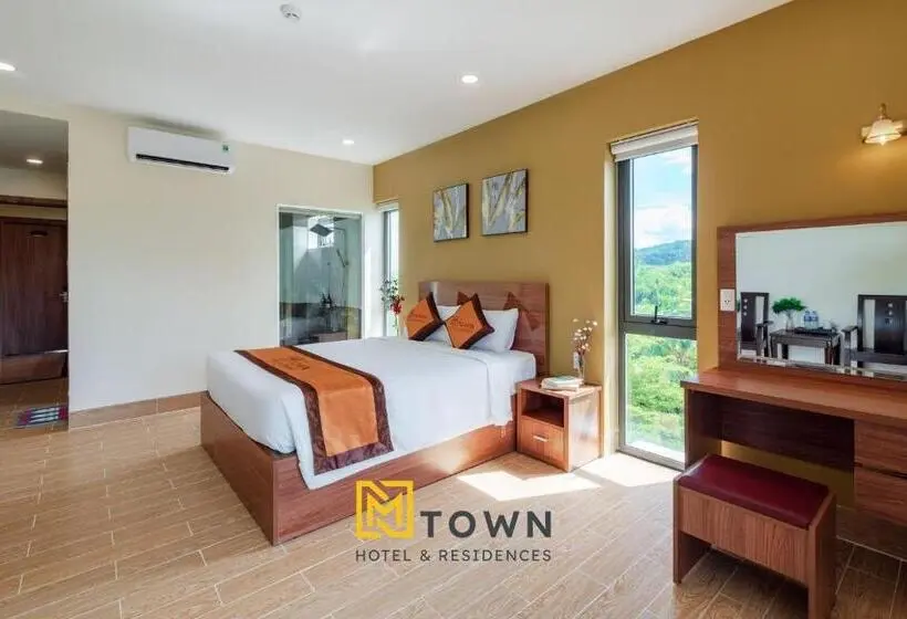اتاق لوکس با بالکن, Luxy Park Hotel & Apartments Mtown