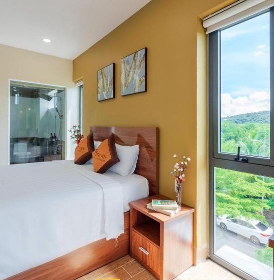 اتاق لوکس با بالکن, Luxy Park Hotel & Apartments Mtown