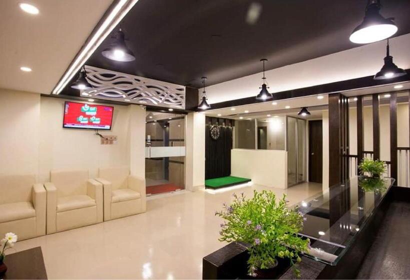 Habitació Triple Deluxe, New Hotel Grand View