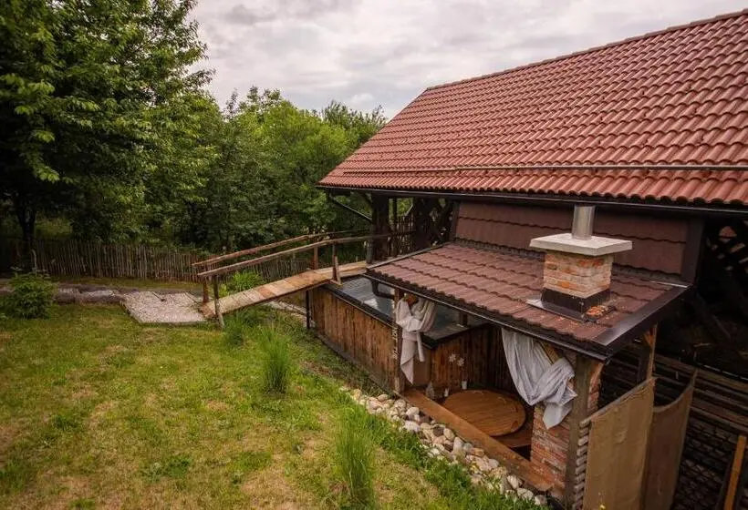 اتاق خانوادگی, Hay Barn Unique Experience Visole