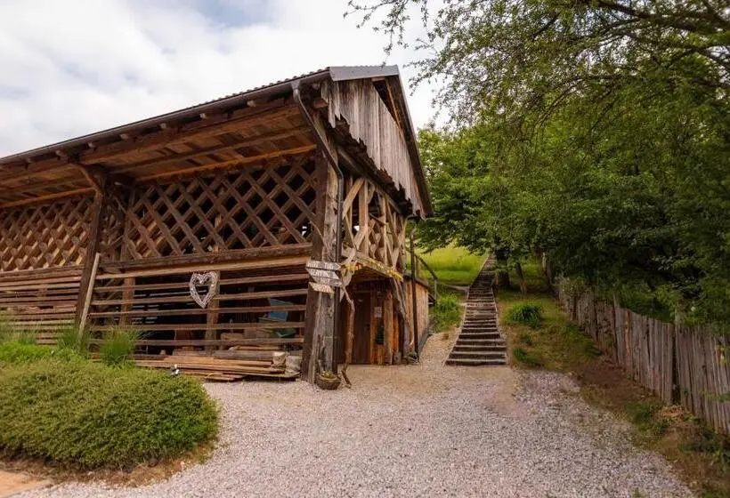 اتاق خانوادگی, Hay Barn Unique Experience Visole