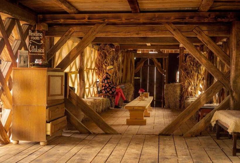 اتاق خانوادگی, Hay Barn Unique Experience Visole