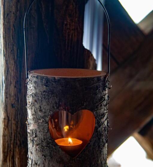 سوئیت 2 خوابه, Hay Barn Unique Experience Visole