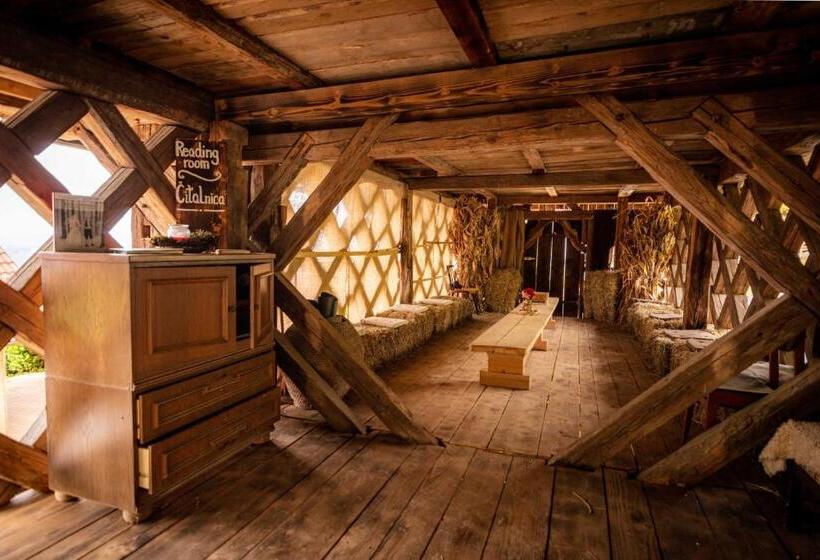 اتاق خانوادگی, Hay Barn Unique Experience Visole