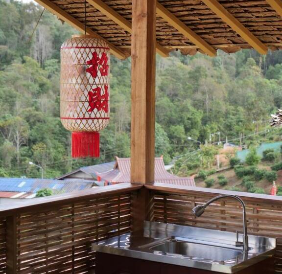 Номер Стандарт Вид на Озеро, Hedreung Banrakthai Homestay And Camping