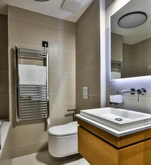 استودیوی استاندارد, Sun Hill Luxury Suites