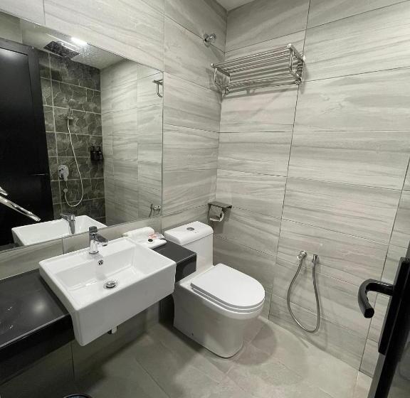 جناح, Dj Citi Plaza Hotel & Suites