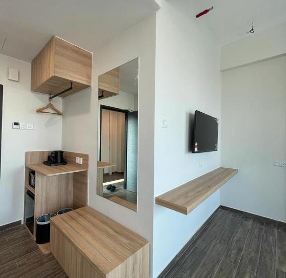 جناح, Dj Citi Plaza Hotel & Suites