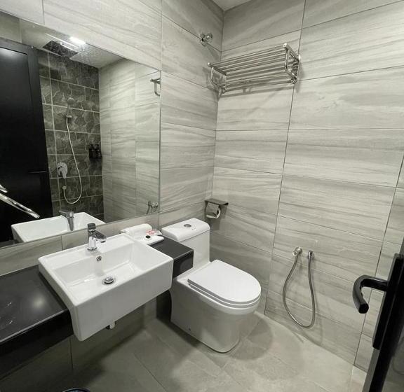 جناح ديلوكس, Dj Citi Plaza Hotel & Suites