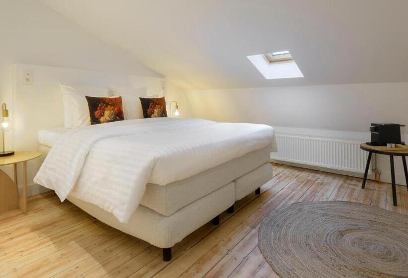 غرفة قياسية مع حمام خارجي, Our Bird S Nest In The Heart Of Antwerp