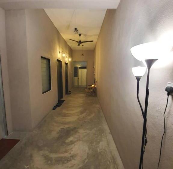 اتاق استاندارد سه نفره, Wayton Express