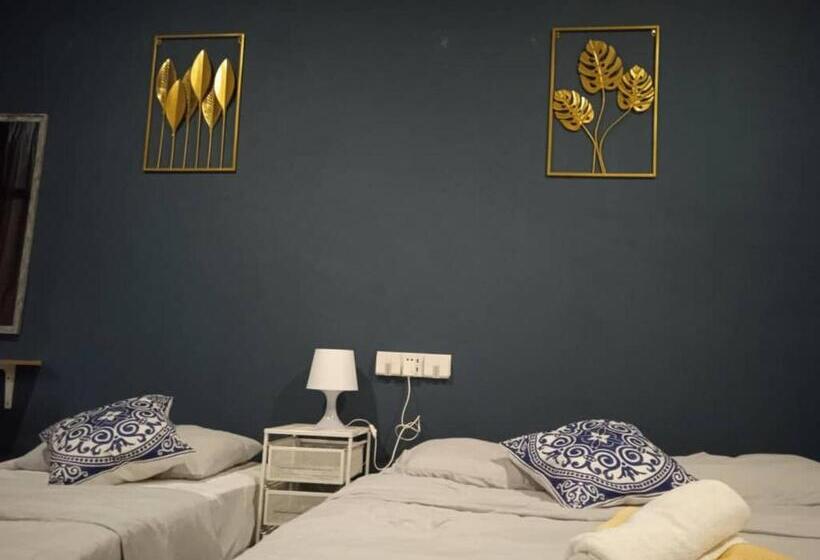 اتاق استاندارد سه تخته با سرویس بهداشتی مشترک, Wayton Express