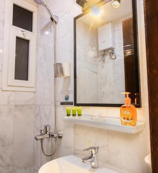 エコノミートリプルルーム, فندق وردة المعابدة   توصيل مجاني للحرم