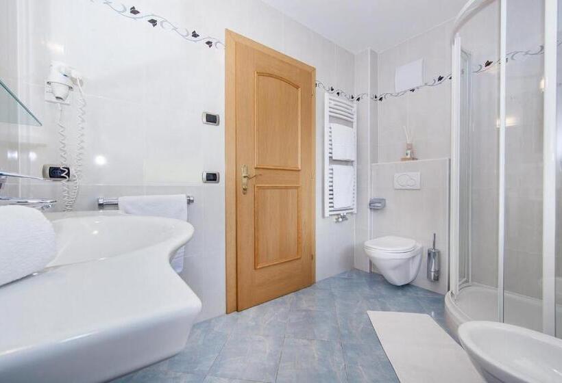 高级大房间, Garni Petra