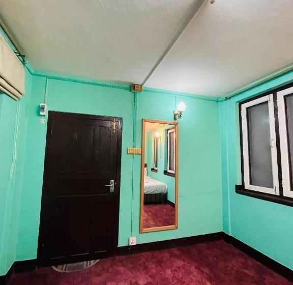 اتاق استاندارد, Heranya Hostel