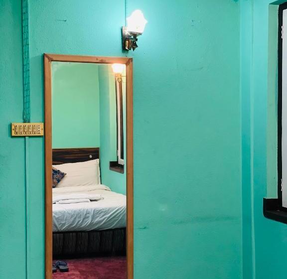 اتاق استاندارد, Heranya Hostel