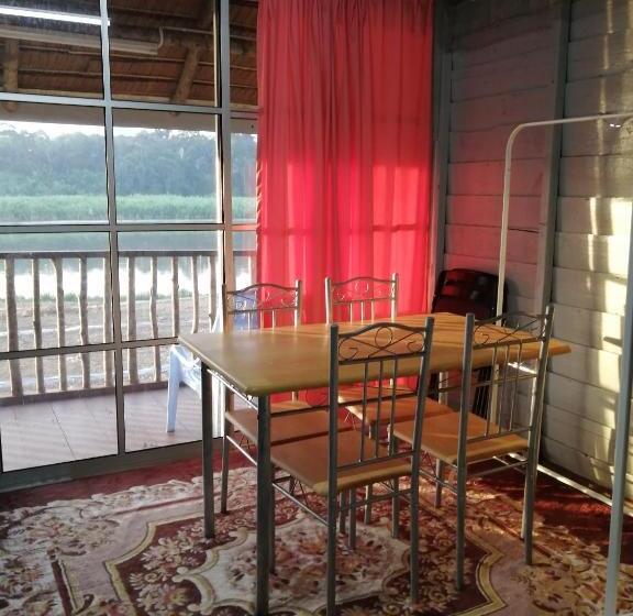 Chalet, Resort D Rumah Bonda River View Kuala Kangsar