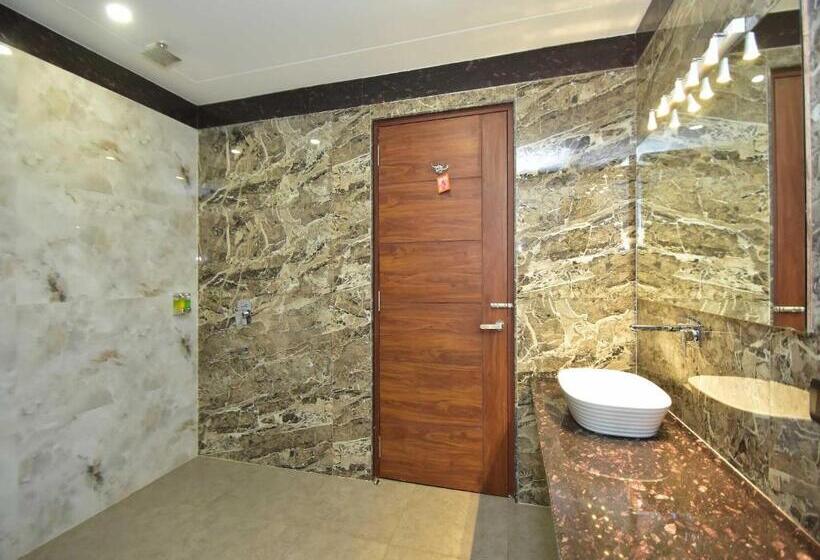 جناح إدارى, Shyamleela