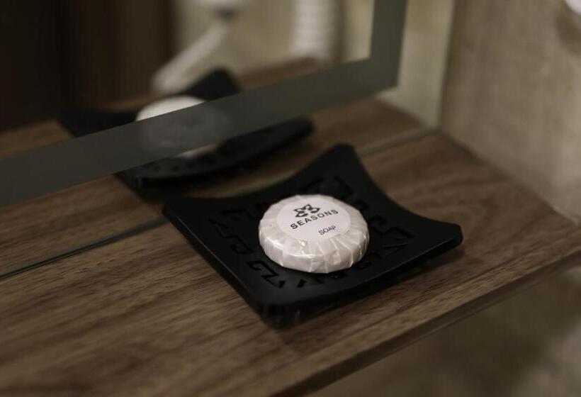 جناح جونيور, مواسم للأجنحة الفندقية