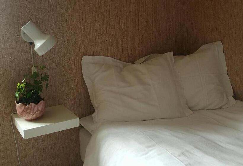 غرفة قياسية مطلّة علي الحديقة, Bolmen Bed   Vandrarhem