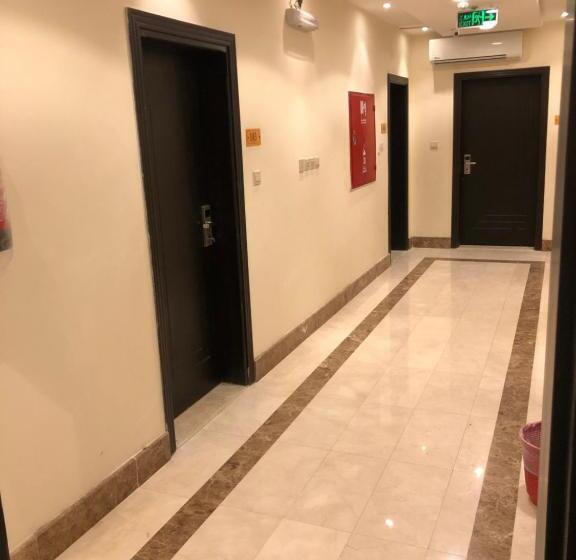 이코노미 룸, Burj Marweat Alkhalil