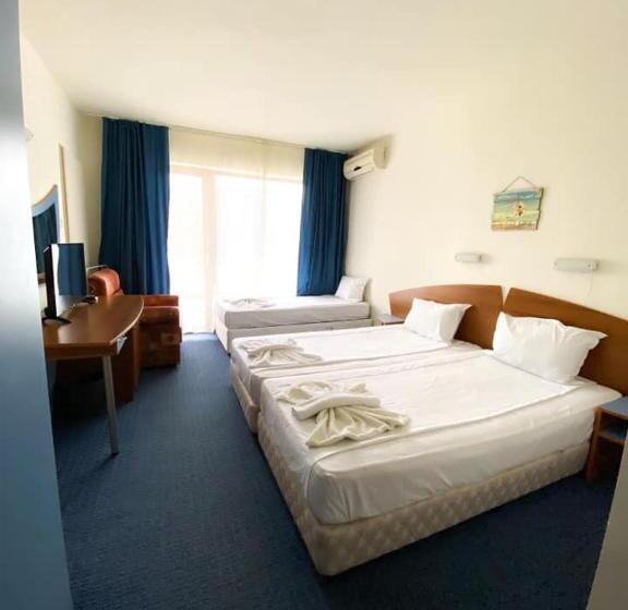 חדר סטנדרט עם מרפסת, M2