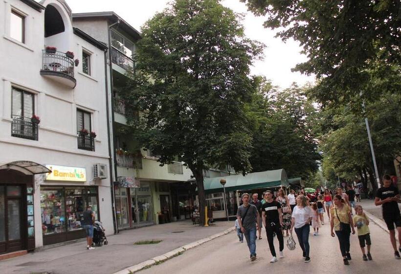 آپارتمان 1 خوابه, Hacijenda