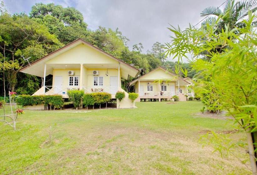 جناح عائلي, Teluk Penyabung Resort