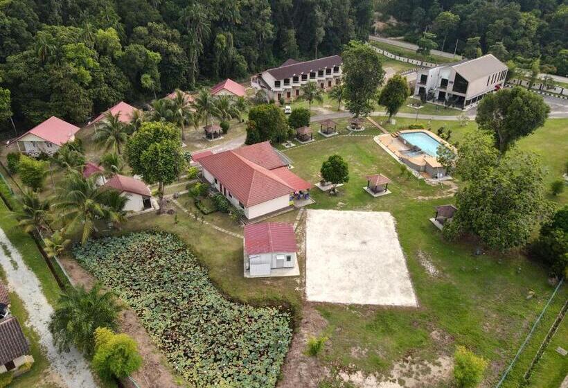 جناح عائلي, Teluk Penyabung Resort