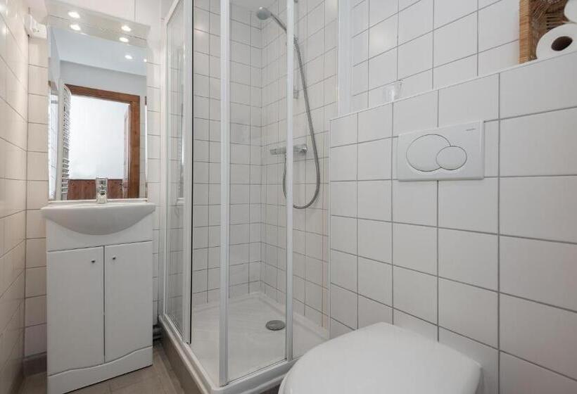 家庭间, Le Refuge