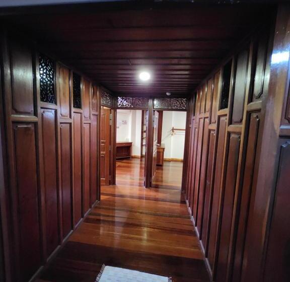 סוויטת 3 חדרי שינה, Uptown Eco