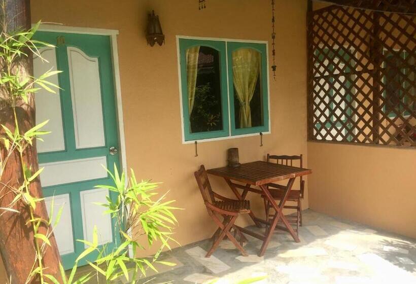 バス共有のスタンダードルーム, Soluna Guest House