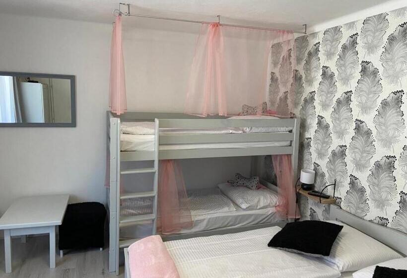 ファミリールーム, Pension Victoria