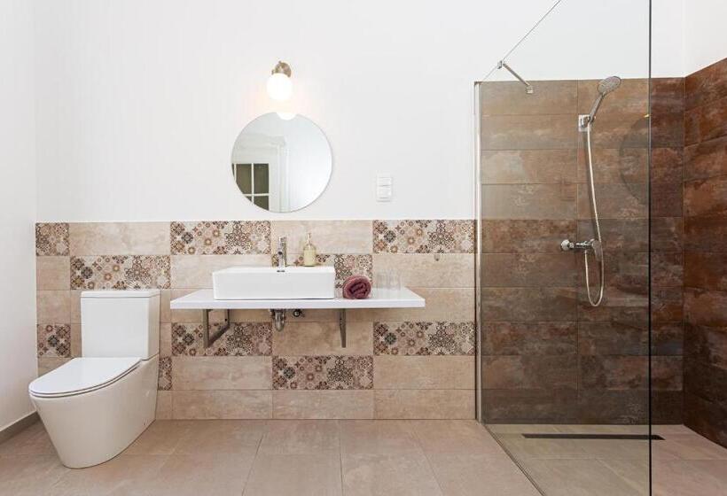 Люкс Повышенной Комфортности, Ester S Szentbékkálla