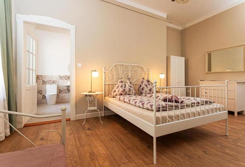 Люкс Повышенной Комфортности, Ester S Szentbékkálla